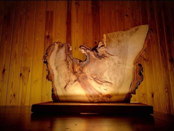 Lampara rustica original de madera veteada