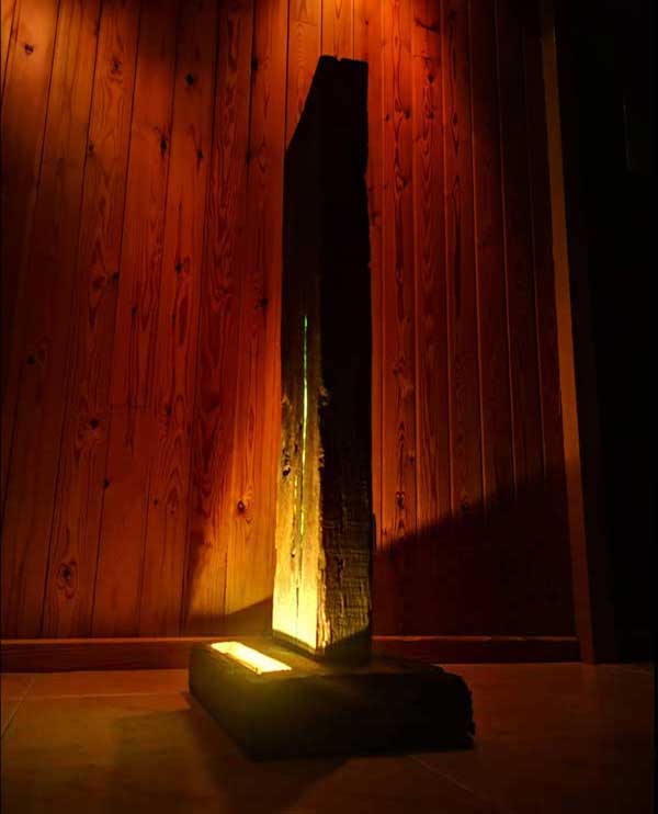 Lámpara rústica de mesa de madera